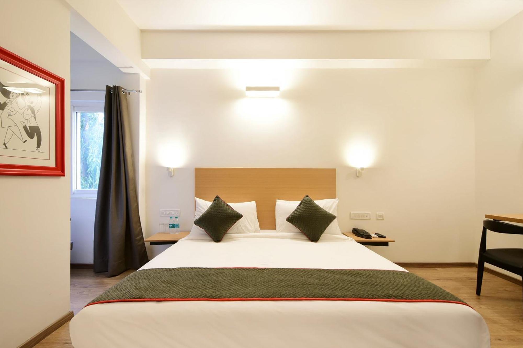 Townhouse Airport Road Hotell Yelahanka Eksteriør bilde