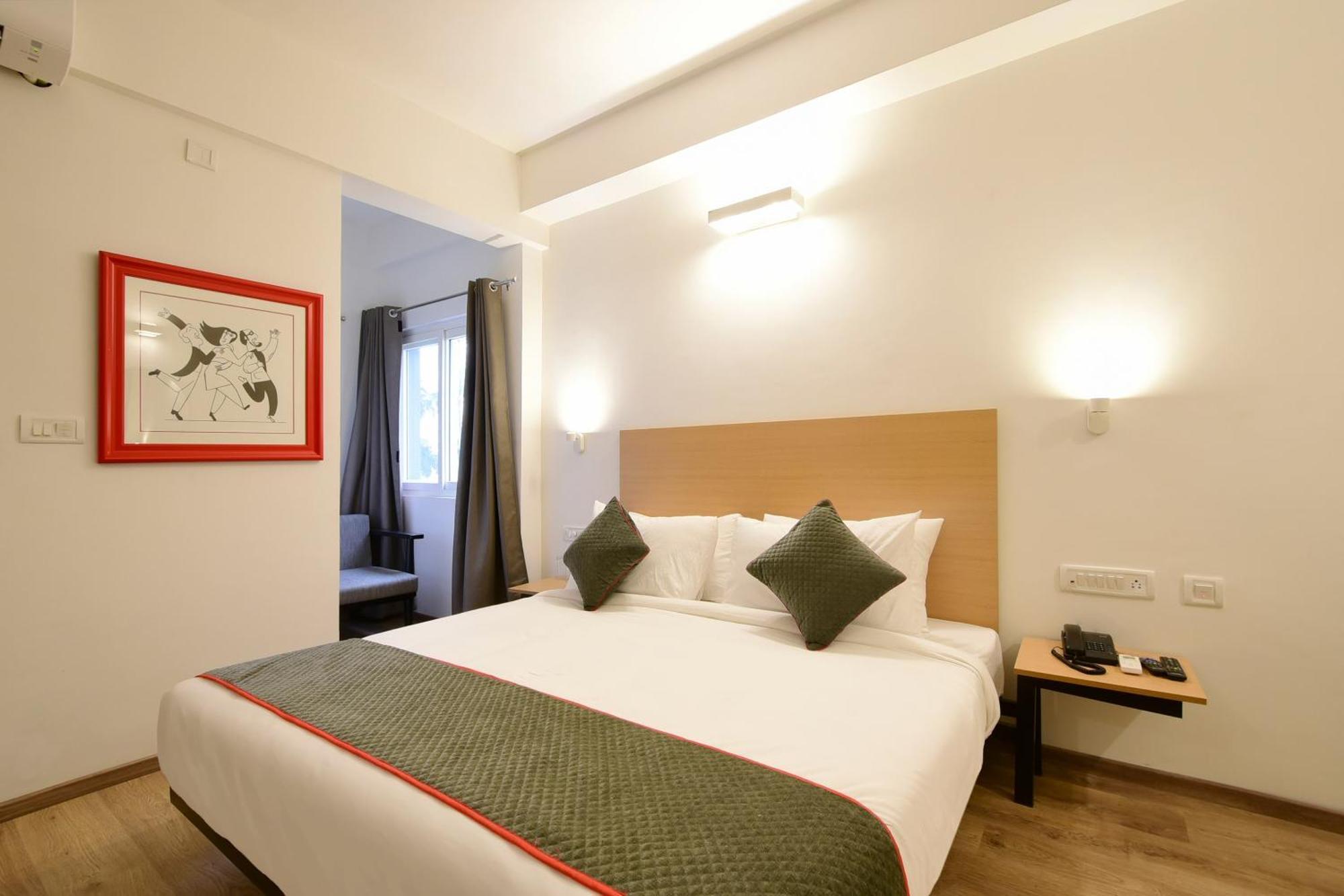 Townhouse Airport Road Hotell Yelahanka Eksteriør bilde