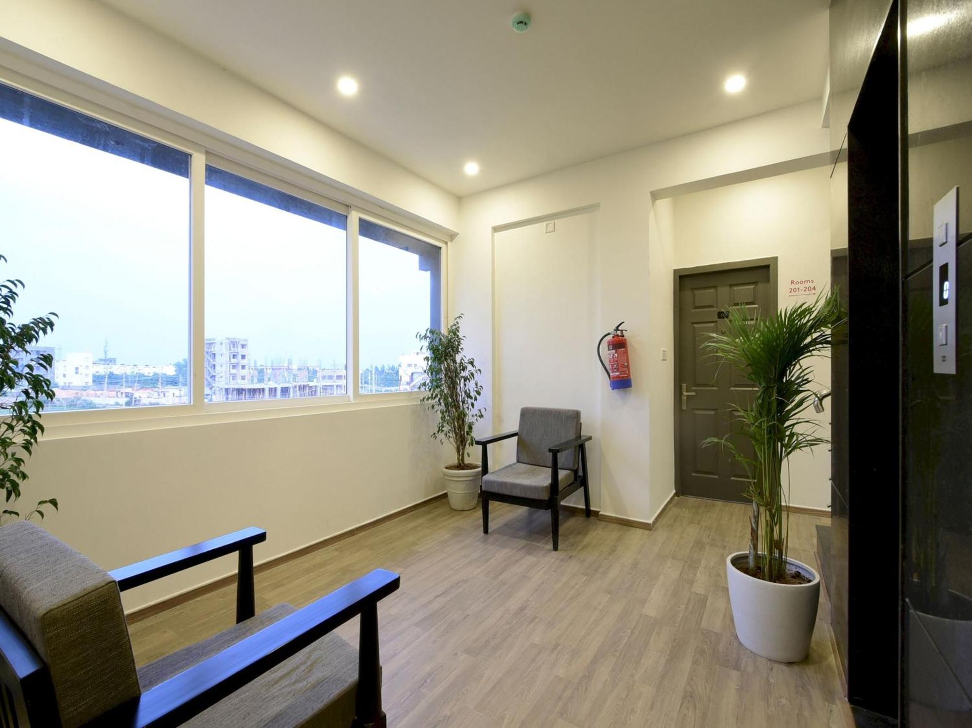 Townhouse Airport Road Hotell Yelahanka Eksteriør bilde