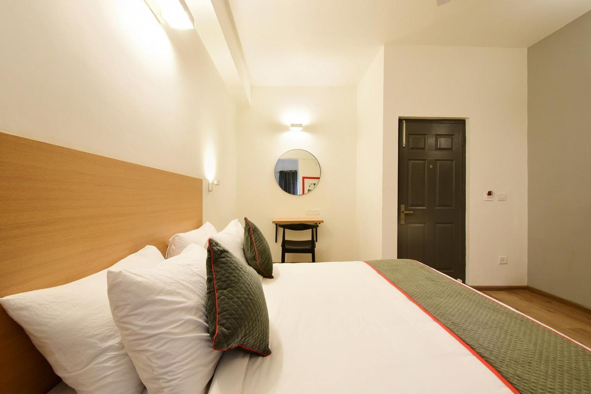 Townhouse Airport Road Hotell Yelahanka Eksteriør bilde