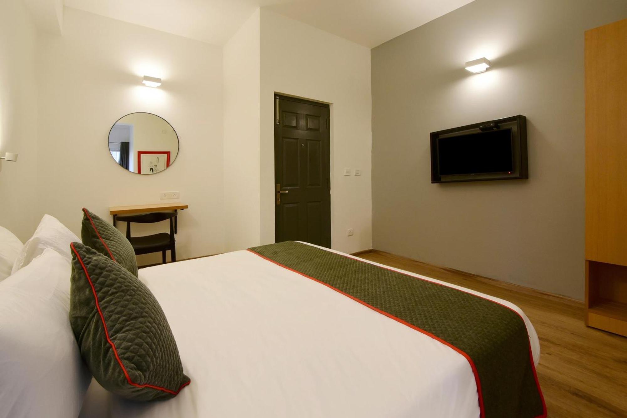 Townhouse Airport Road Hotell Yelahanka Eksteriør bilde