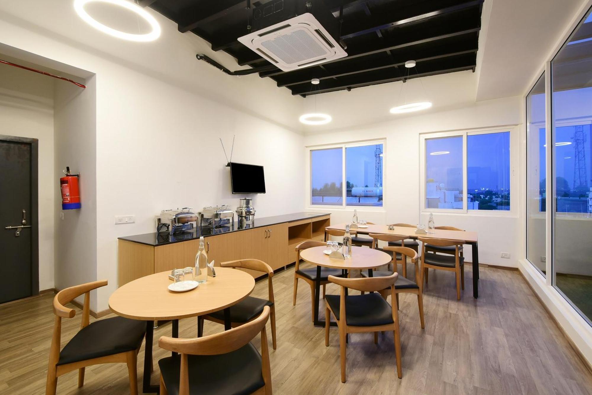 Townhouse Airport Road Hotell Yelahanka Eksteriør bilde