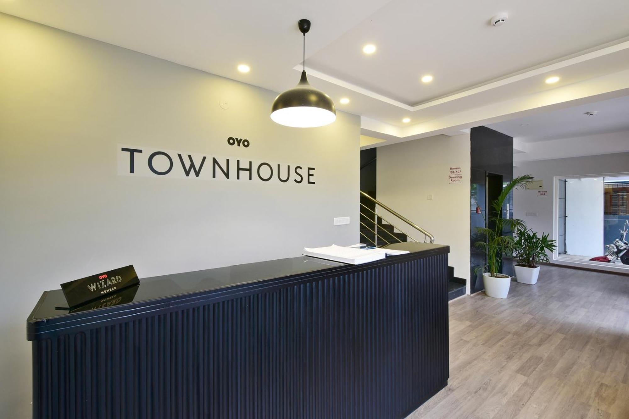Townhouse Airport Road Hotell Yelahanka Eksteriør bilde