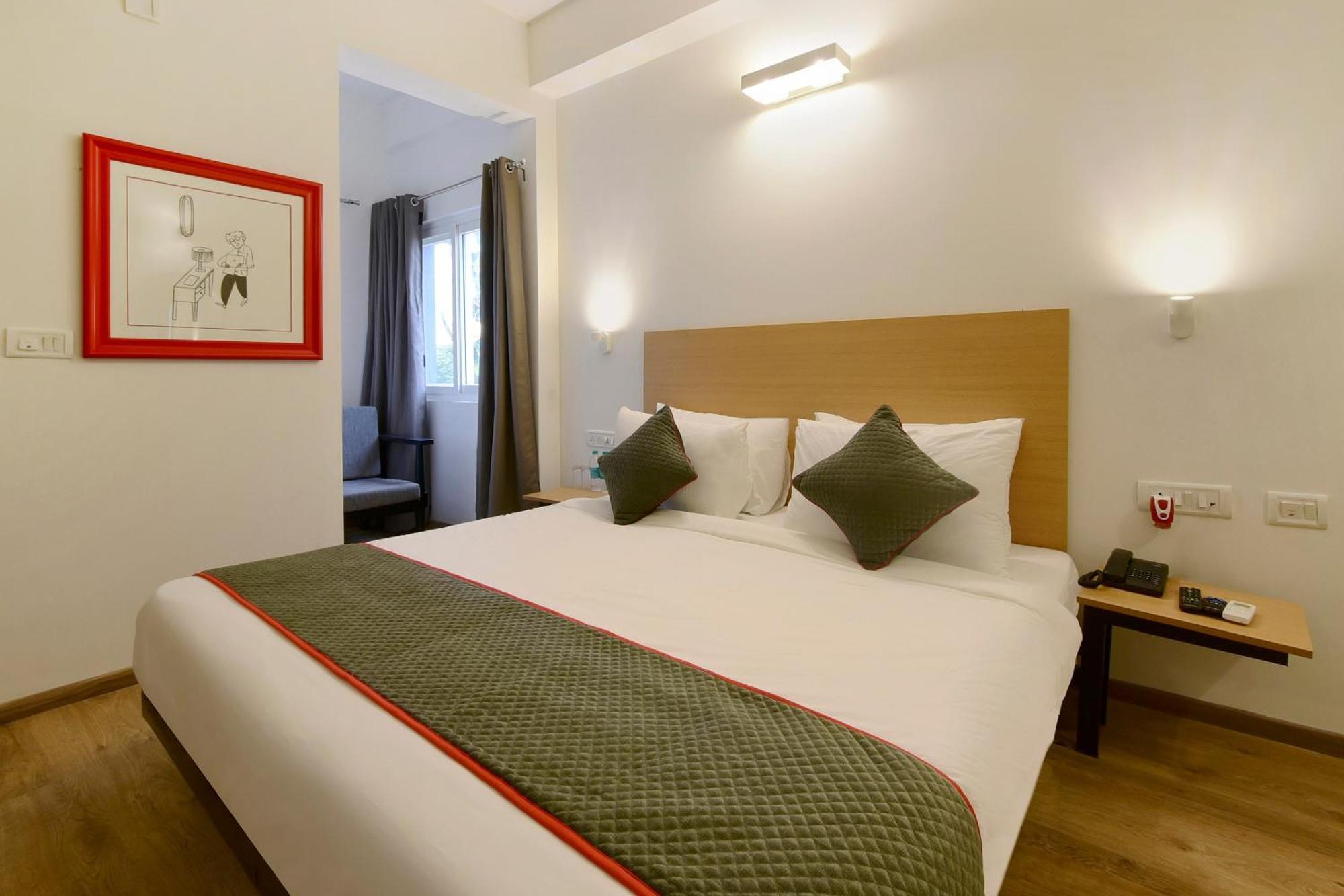 Townhouse Airport Road Hotell Yelahanka Eksteriør bilde