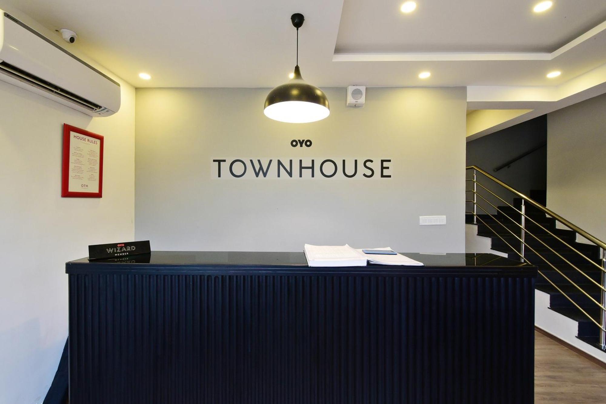 Townhouse Airport Road Hotell Yelahanka Eksteriør bilde