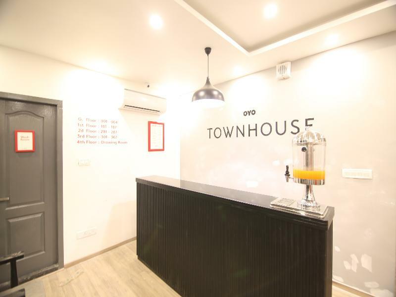Townhouse Airport Road Hotell Yelahanka Eksteriør bilde