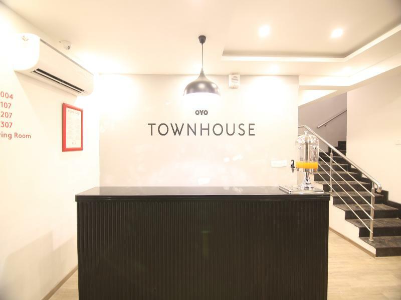 Townhouse Airport Road Hotell Yelahanka Eksteriør bilde