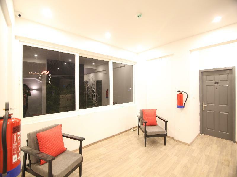 Townhouse Airport Road Hotell Yelahanka Eksteriør bilde