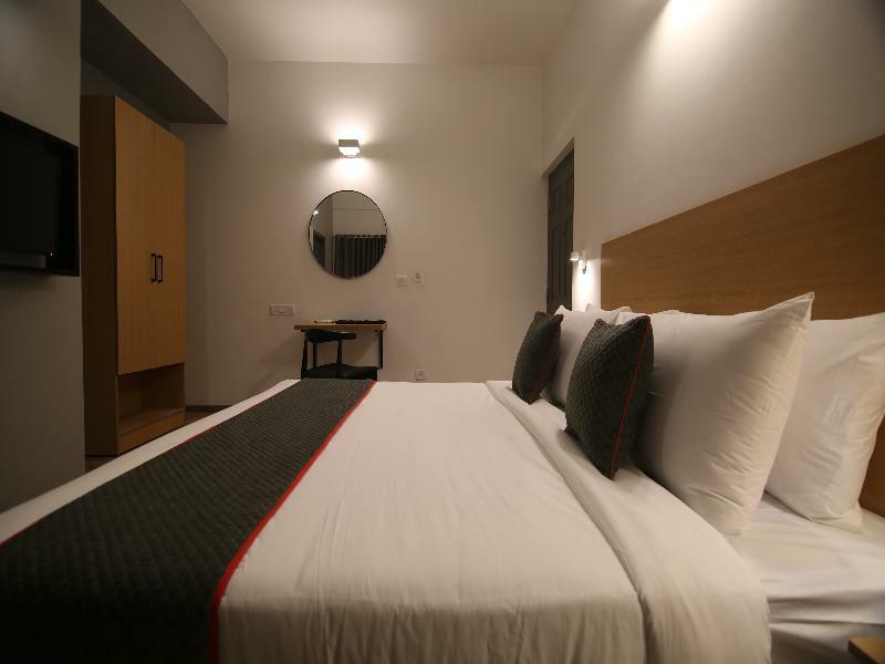 Townhouse Airport Road Hotell Yelahanka Eksteriør bilde