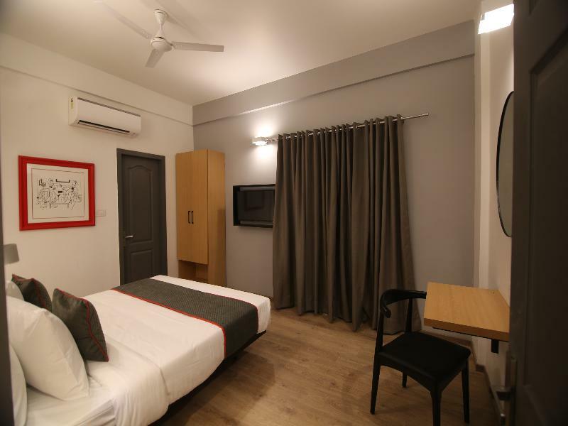 Townhouse Airport Road Hotell Yelahanka Eksteriør bilde