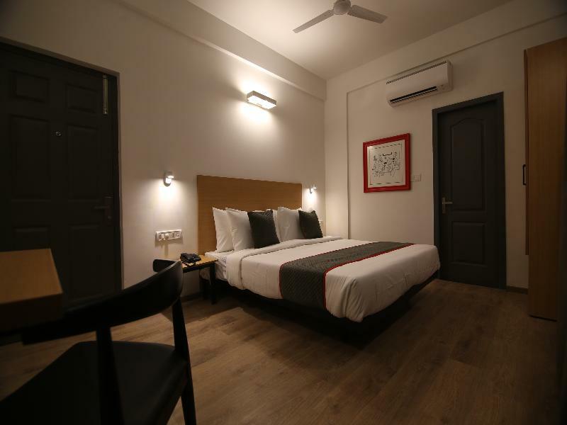 Townhouse Airport Road Hotell Yelahanka Eksteriør bilde