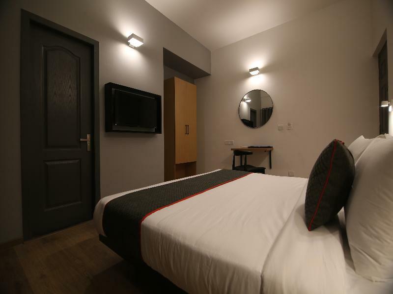 Townhouse Airport Road Hotell Yelahanka Eksteriør bilde