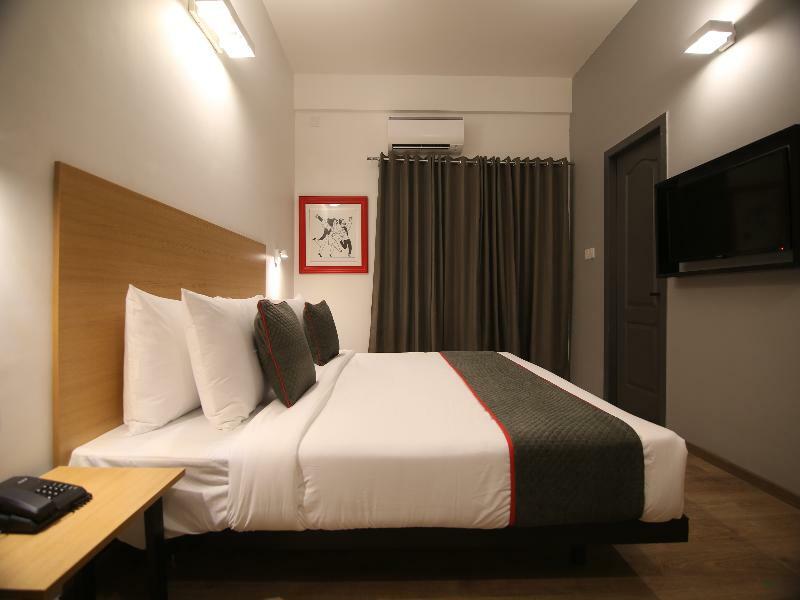 Townhouse Airport Road Hotell Yelahanka Eksteriør bilde