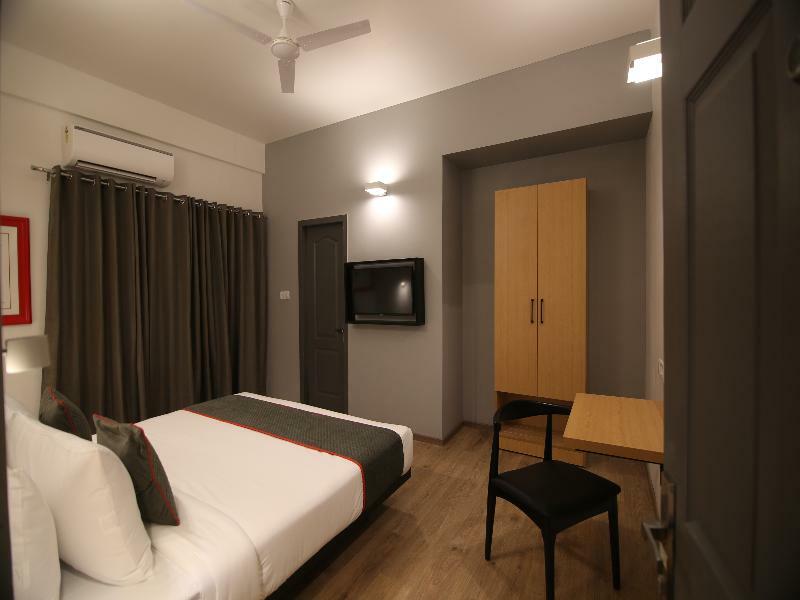 Townhouse Airport Road Hotell Yelahanka Eksteriør bilde